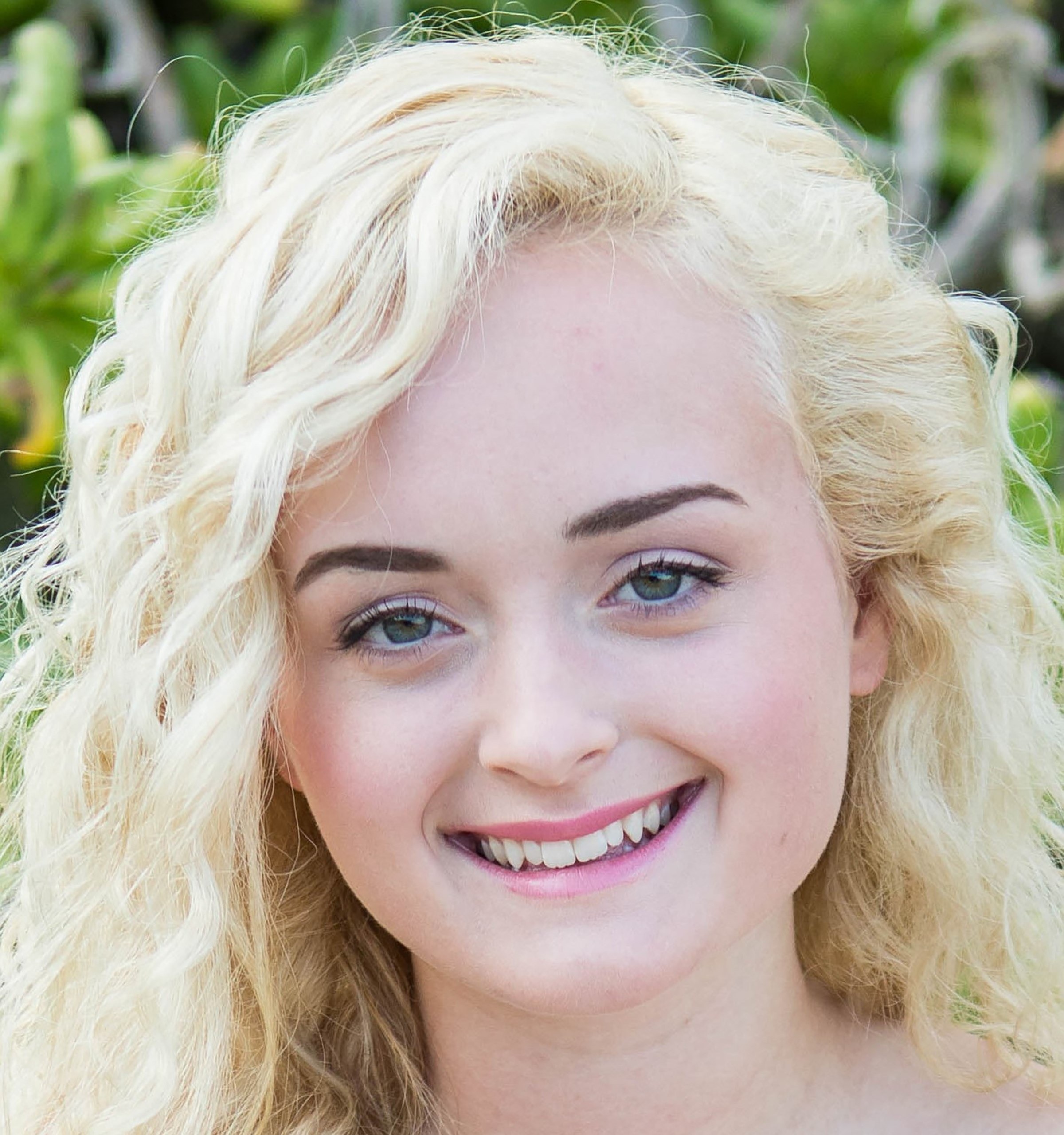 Headshot of Isabelle Melton